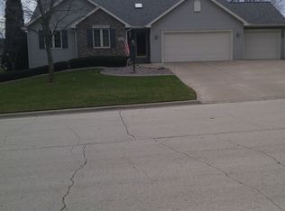 1127 Chapel Hill Cir, Green Bay, WI 54313