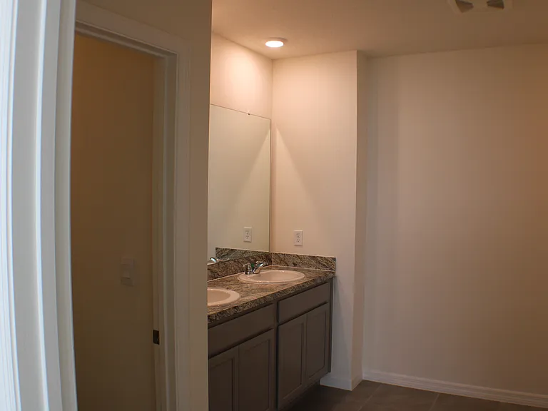 1419 Glenrise Ct — Photo 17