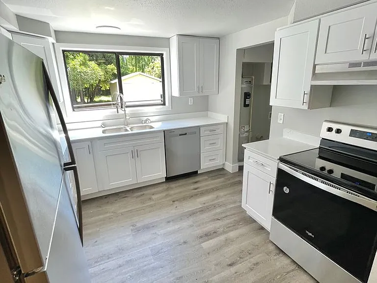 3109 Birchwood Ave — Photo 4