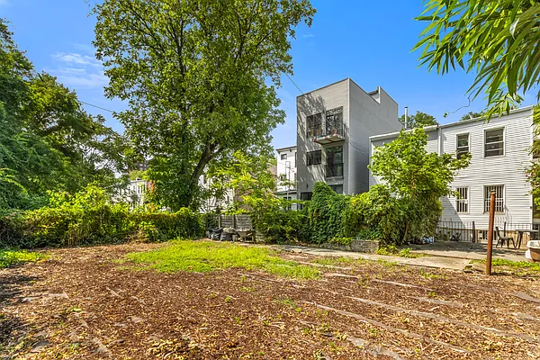 Sold by Douglas Elliman | media 15