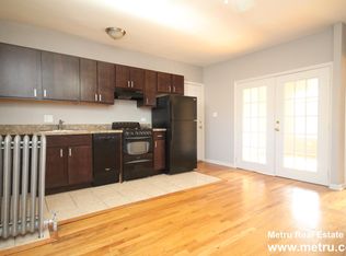 1338 W Argyle St APT 3N, Chicago, IL 60640