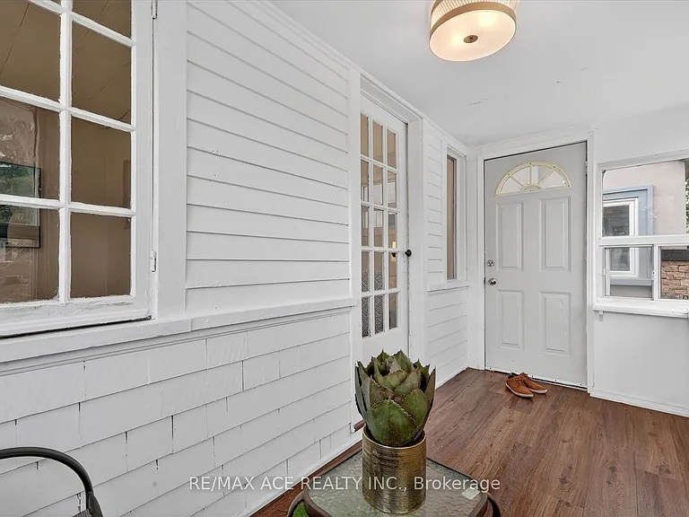 Glebemount Ave — Photo 6