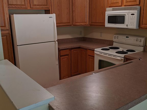 3rd image of 7211 English Dr
