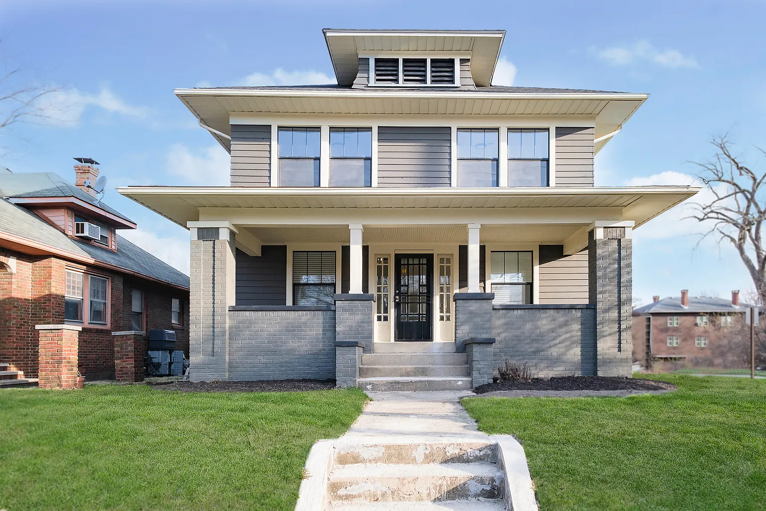 4740 E Washington St photo 1