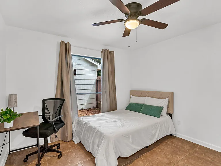 Pastoria Dr — Photo 2