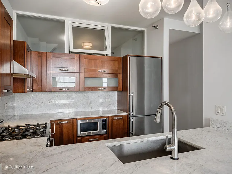6 N Michigan Ave #80-J — Photo 8