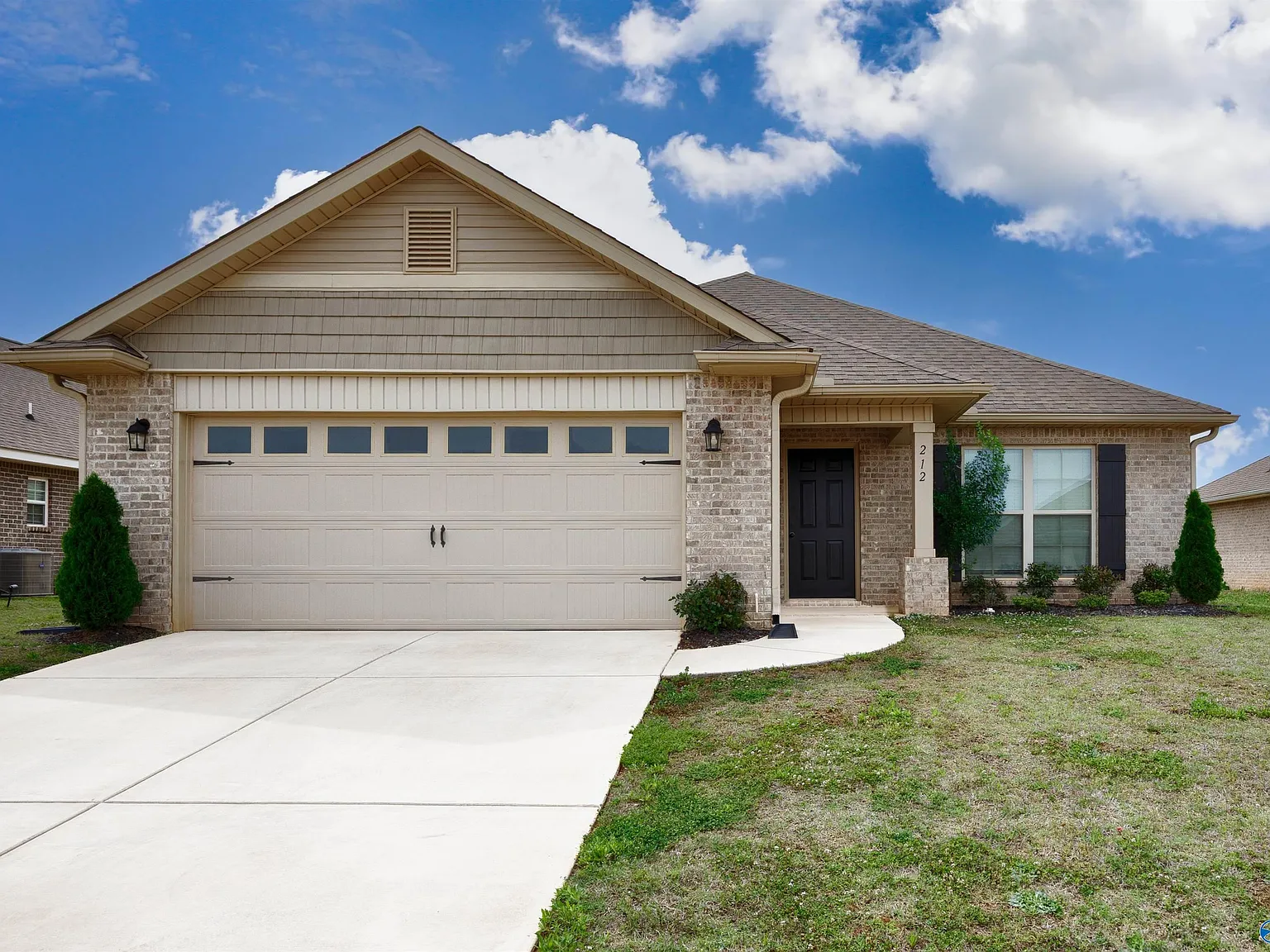 3 bed, 2.0 bath, 1995 sqft, $1,895 — Photo 1
