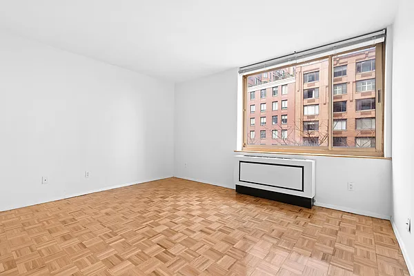 Sold by Triplemint | media 4