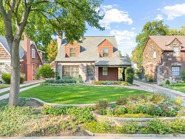 2204 W 50th Ter, Westwood Hills, KS 66205