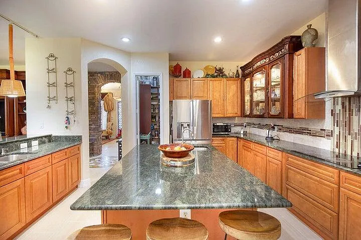 5574 55th Ave — Photo 9