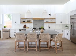 259 E 20th St, Costa Mesa, CA 92627