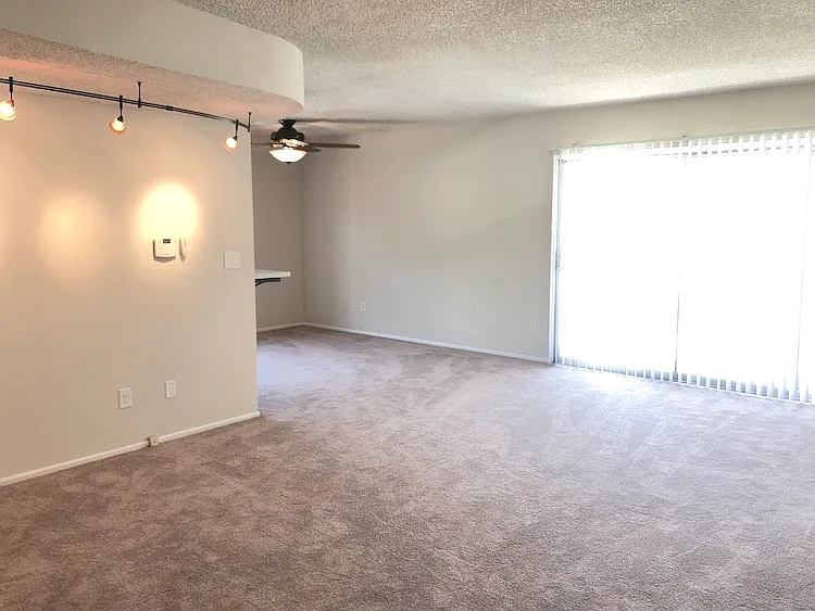 Building Photo - 11168 Acama St #5