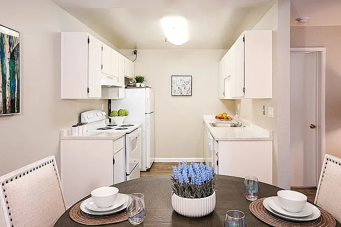 620 Iris Ave — Photo 8