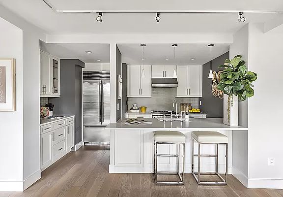 4th image of 130 W 79th St #3AF