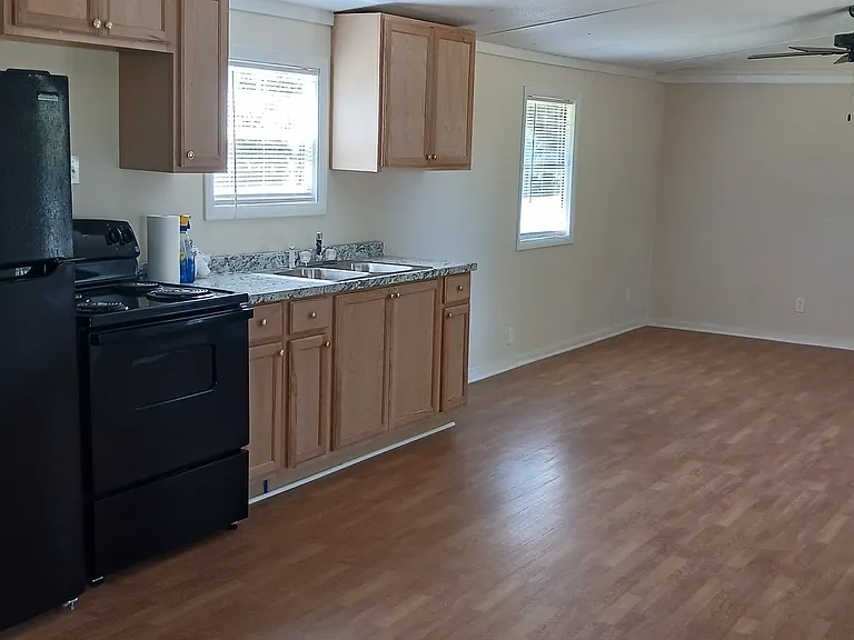 14357 Shirley Rd — Photo 2