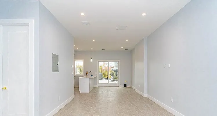 Rented by Skyhigh Realty NYC LLC | media 5