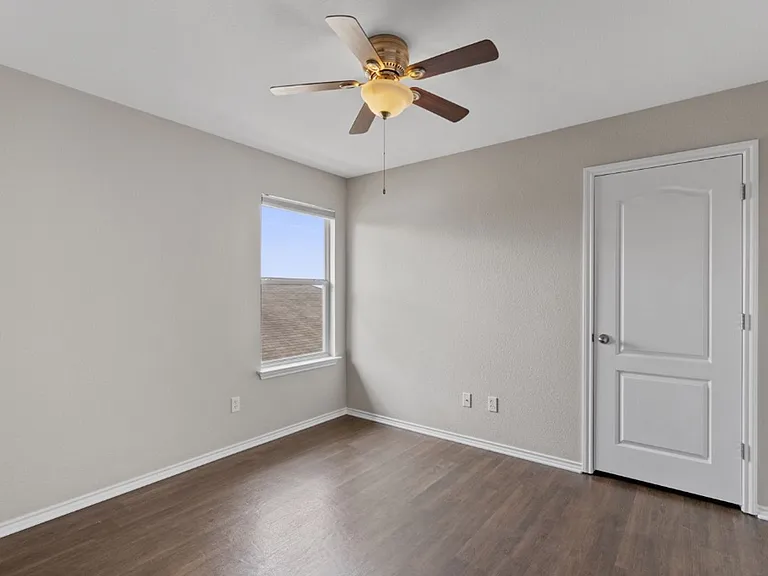 3417 Savage Springs Dr — Photo 23