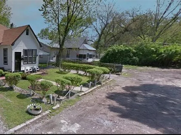 3027 College Ave, East Saint Louis, IL 62205