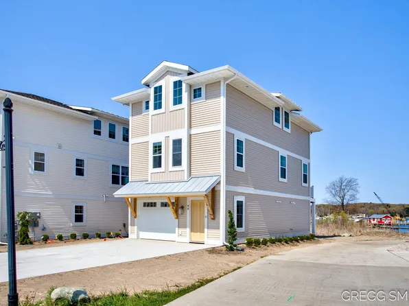90 Swing Bridge Ln #9, Douglas, MI 49406