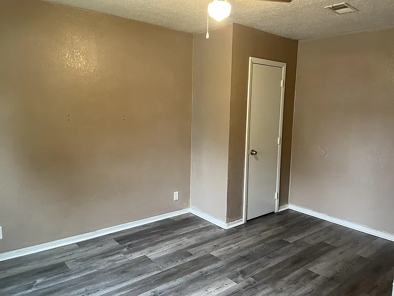 4331 N Frankfort Pl — Photo 6