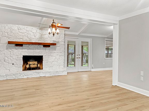 3rd image of 3453 Dawn Dr