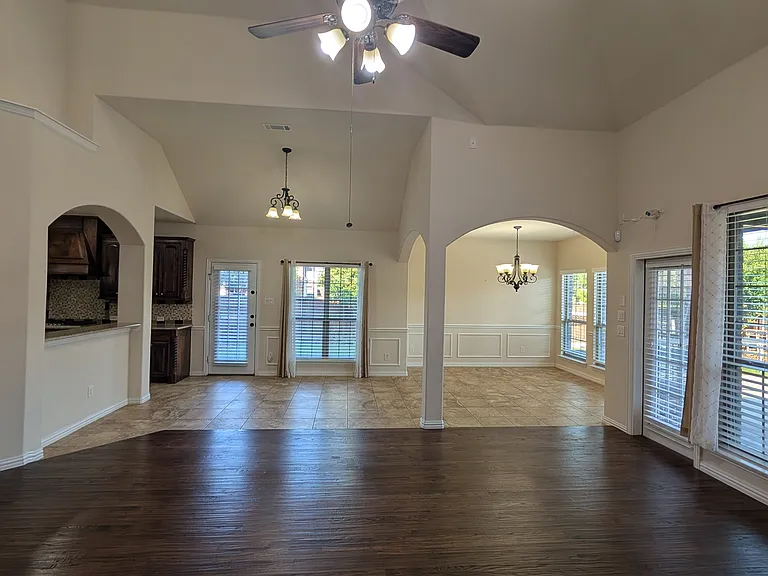12461 Bridgeport Dr — Photo 33