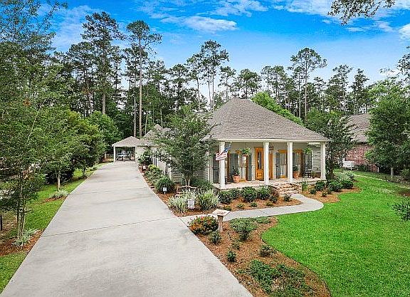 2nd image of 1820 Old Mandeville Ln