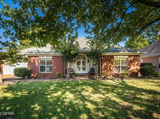 172 Chapel Creek Dr, Jackson, TN 38305