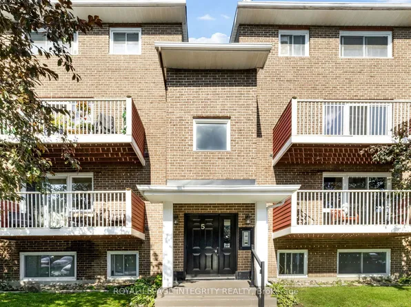 1589 Saint Bernard St #503, Ottawa, ON K1T 3H7