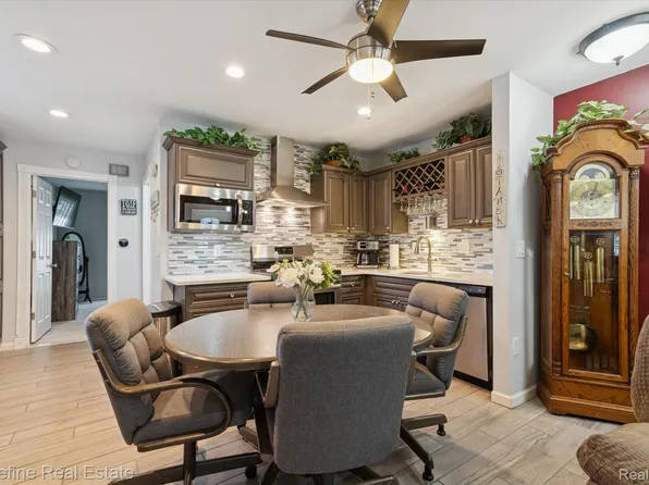 50340 Helfer Blvd, Wixom, MI 48393