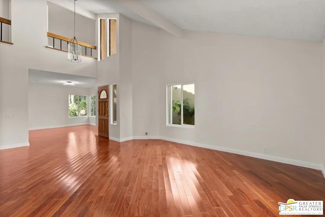 3 bed, 2.5 bath, 2350 sqft, $5,800 — Photo 2