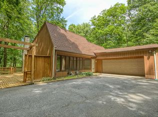 14 Delwood Rd, Chester, NJ 07930