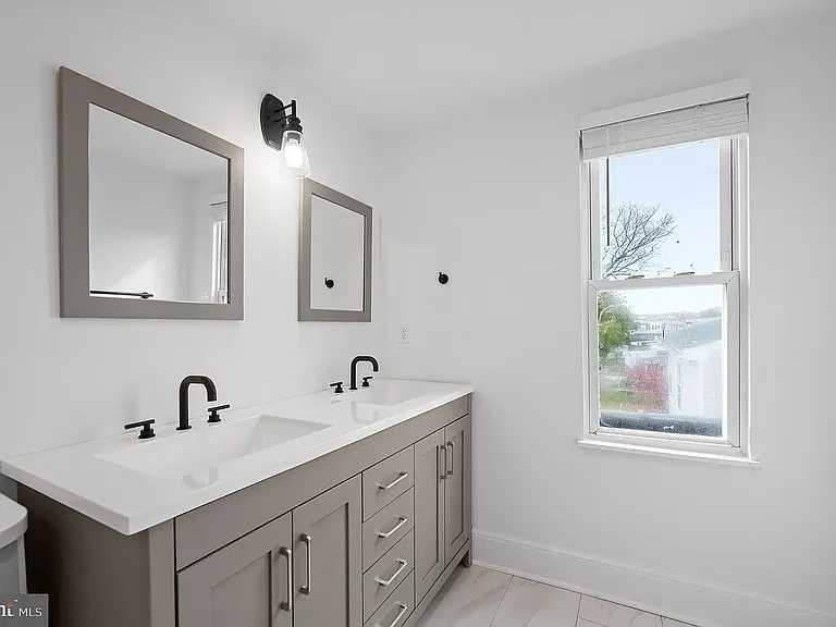 4578 Mitchell St — Photo 14