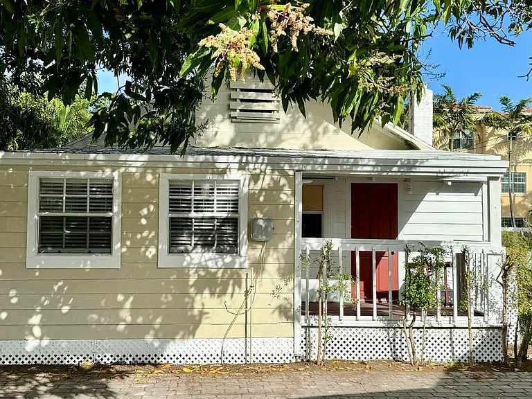 205 S Federal Hwy — Photo 22