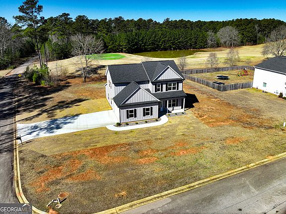4th image of 705 Riverside Ests