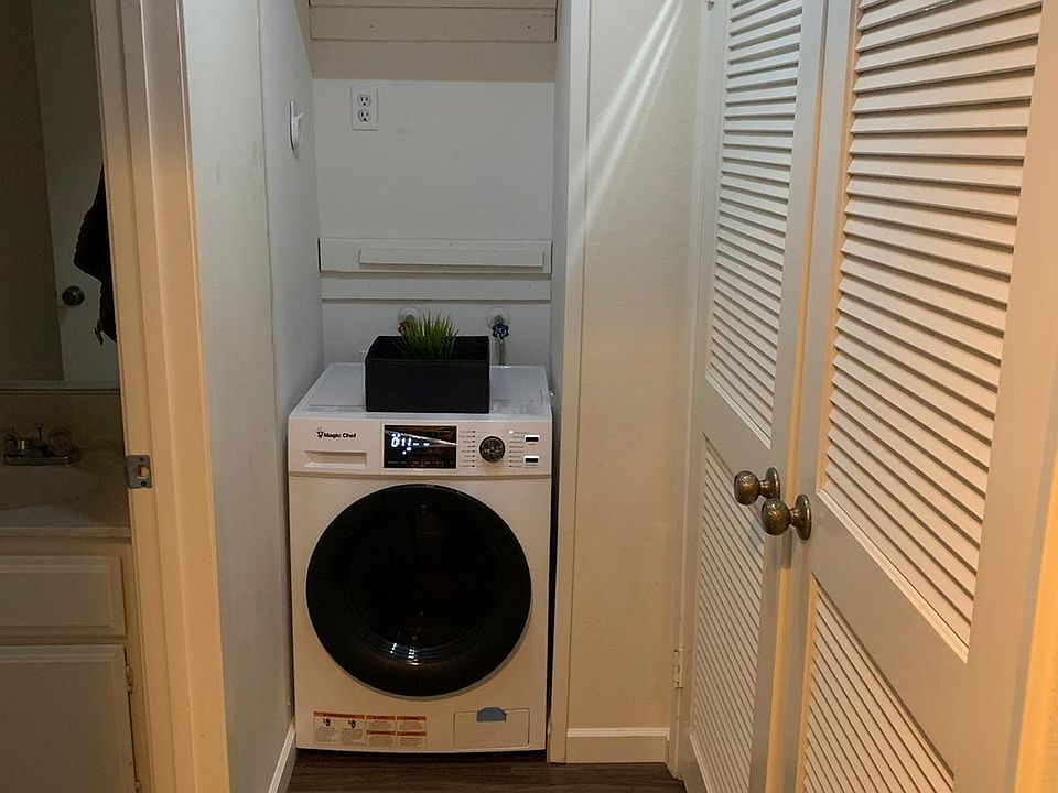 combined washer/dryer unit