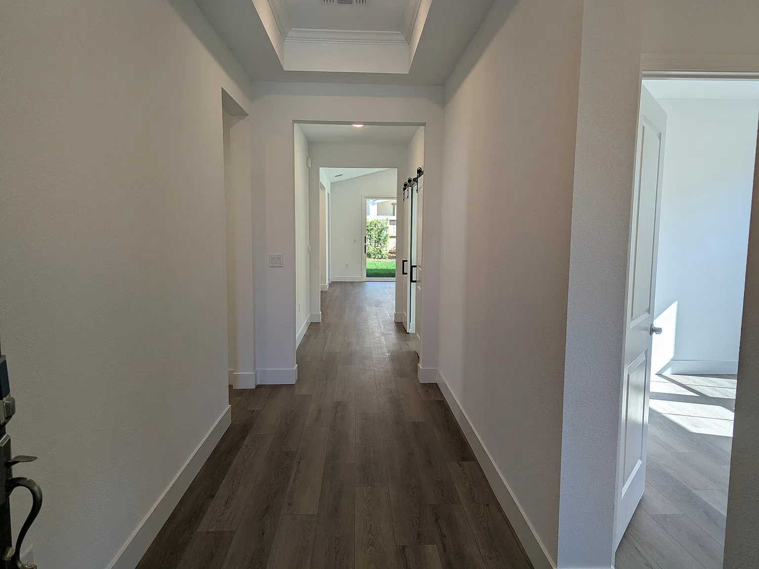 4 bed, 2080 sqft, $3,595 — Photo 3