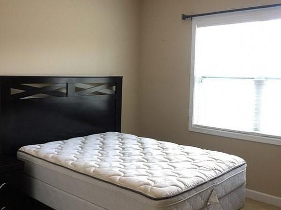 2nd image of 307 Landing Ln