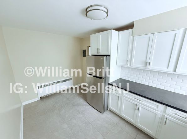 500-502 Alma Ter #B1