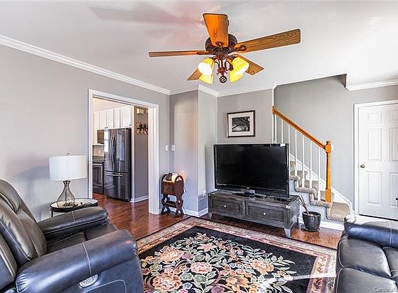 3rd image of 71 Shenandoah Dr