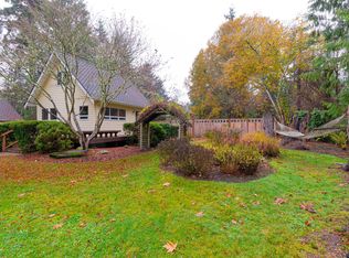7349 Madrona Dr NE, Bainbridge Island, WA 98110