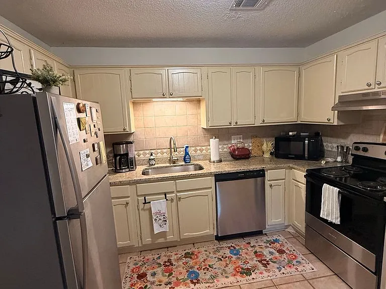 17 Prince William Dr — Photo 9