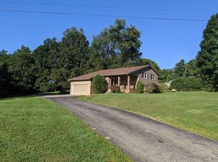 2974 Schotten Rd, Hubbard, OH 44425