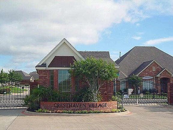 2nd image of 1116 Cresthill Dr