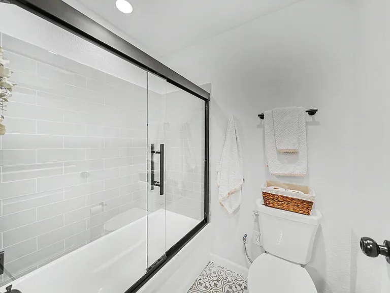 6339 Knapp Dr — Photo 37