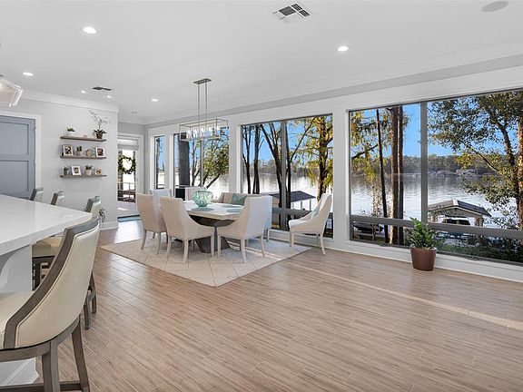 4th image of 15709 Lakeway Drive