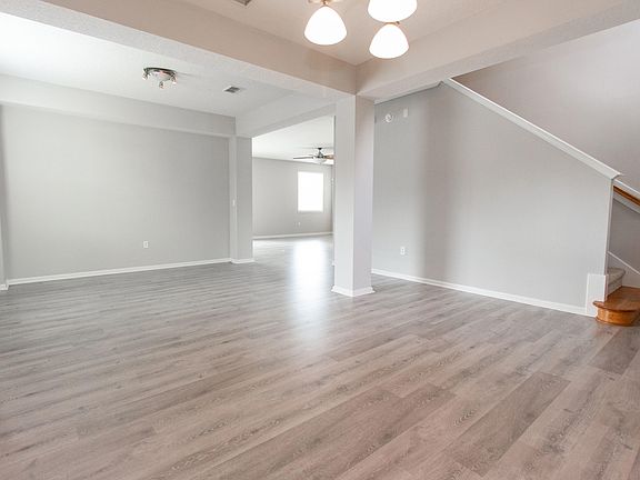 3rd image of 9176 Jennifer Ln
