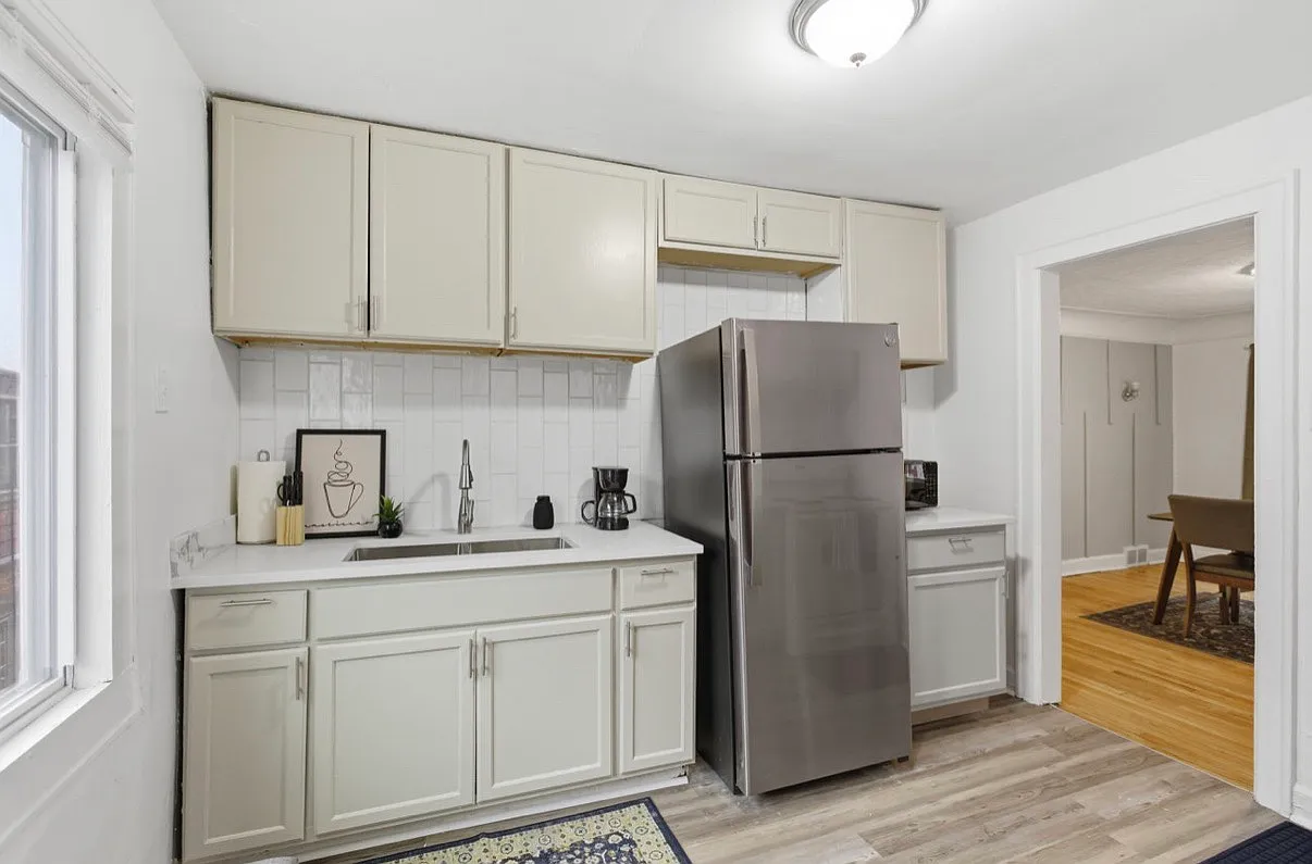 2 bed, 2273 sqft, $2,300 — Photo 3