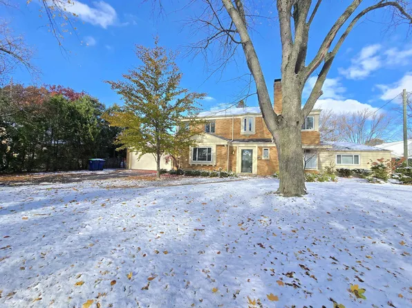 2307 Nurmi Dr, Bay City, MI 48708