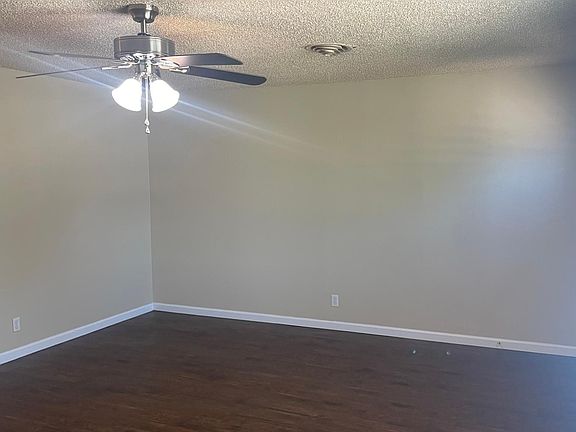 4th image of 202 Pecan St APT 7
